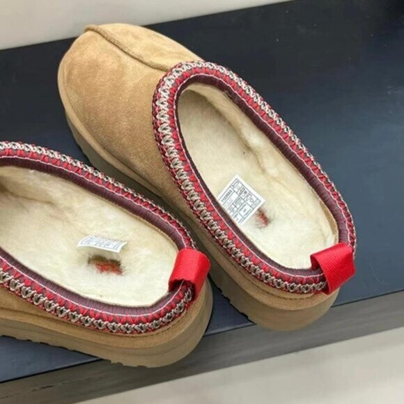 UGG Tazz Slipper in Chestnut - Picture 5 of 8